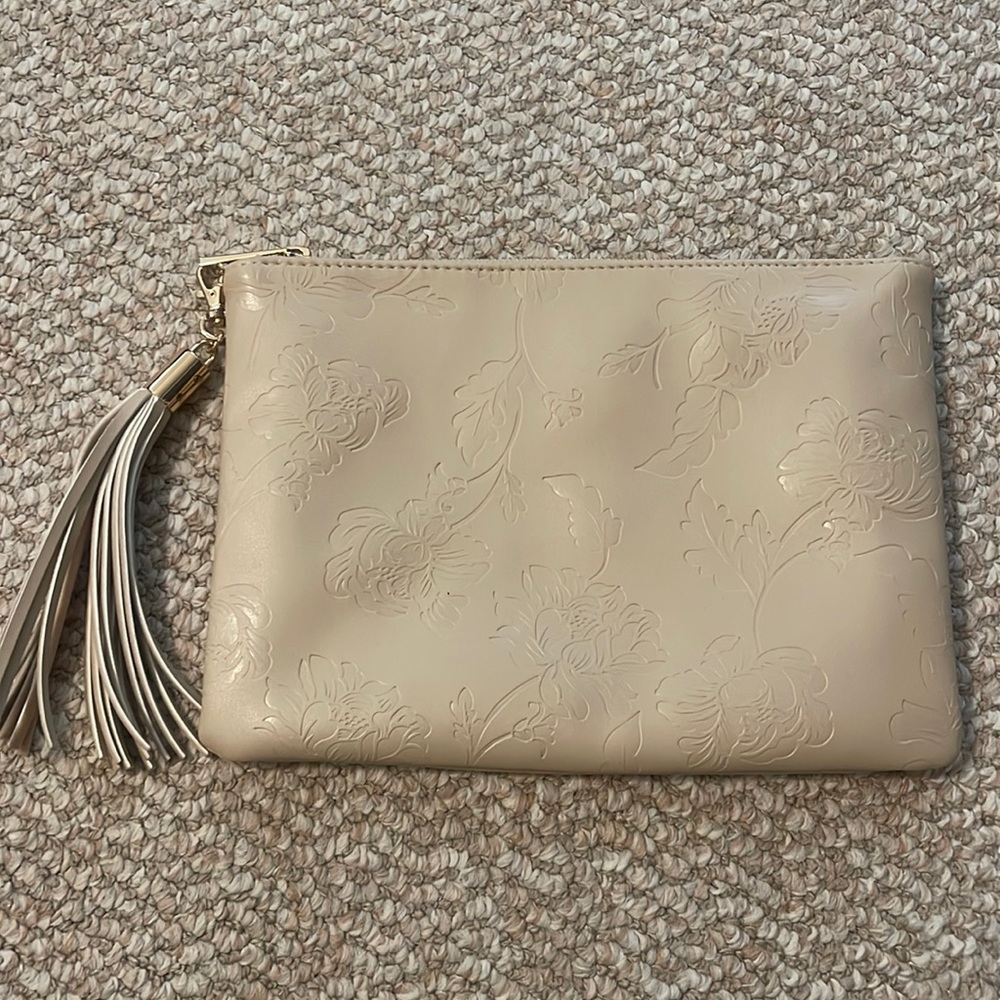 Floral Engraved Clutch - Cream